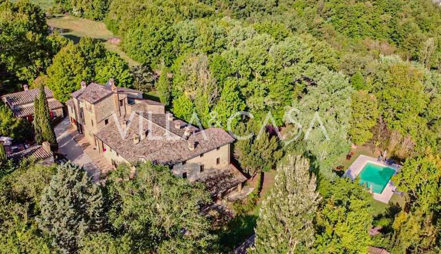 Πωλείται κομψός αγροτουρισμός στην Περούτζια.