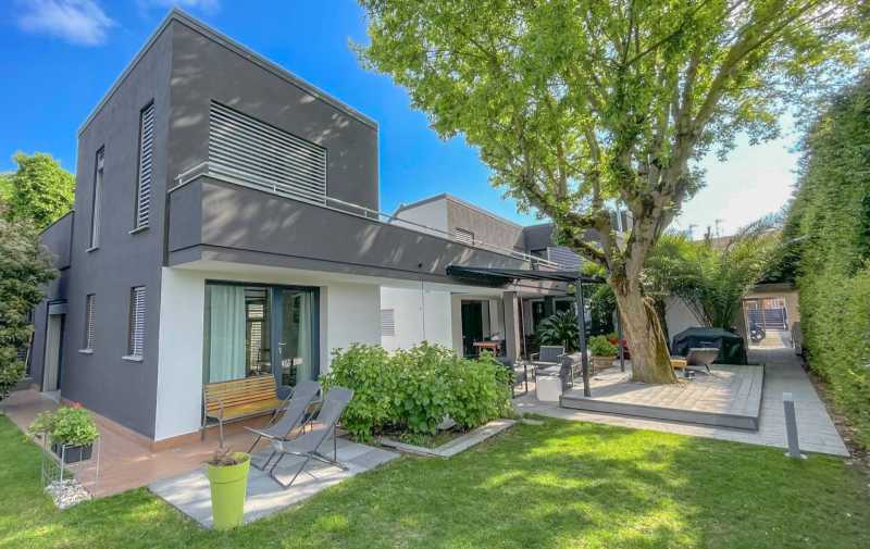 Φεράρα: σπίτι με πισίνα