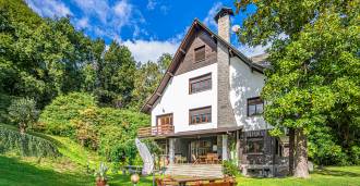 Πωλείται πολυτελής βίλα στην Αρόνα, λίμνη Ματζόρε.