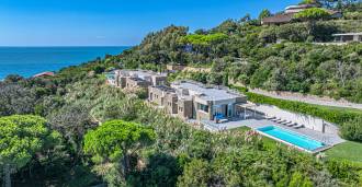 Σύγχρονη βίλα με πισίνα στην Πούντα Άλα, ενοικίαση.