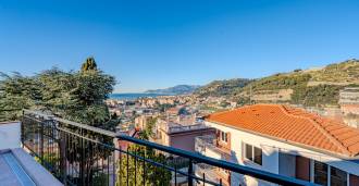 Βίλα με θέα στη θάλασσα στη Βελεκρόζια.